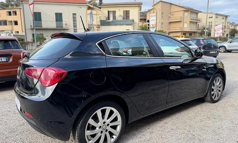 Alfa Romeo Giulietta...