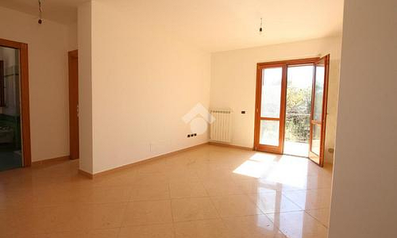 3 Locali A Petacciat...