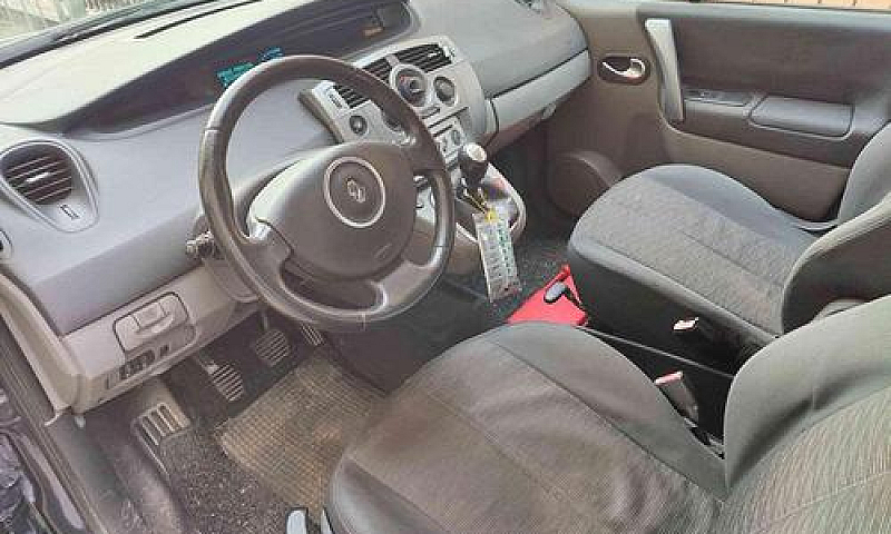 Renault Grand Scenic...