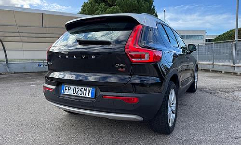 Volvo Xc40 D4 Awd Ge...