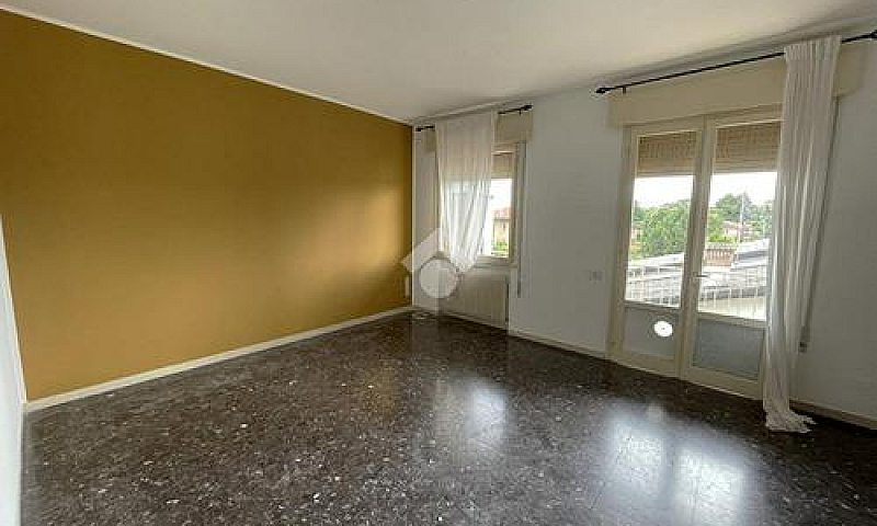 3 Locali A Noale...