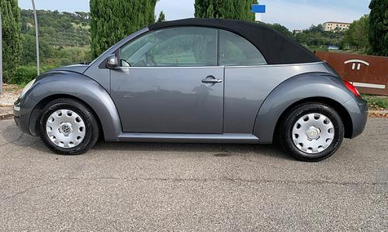 Volkswagen New Beetl...