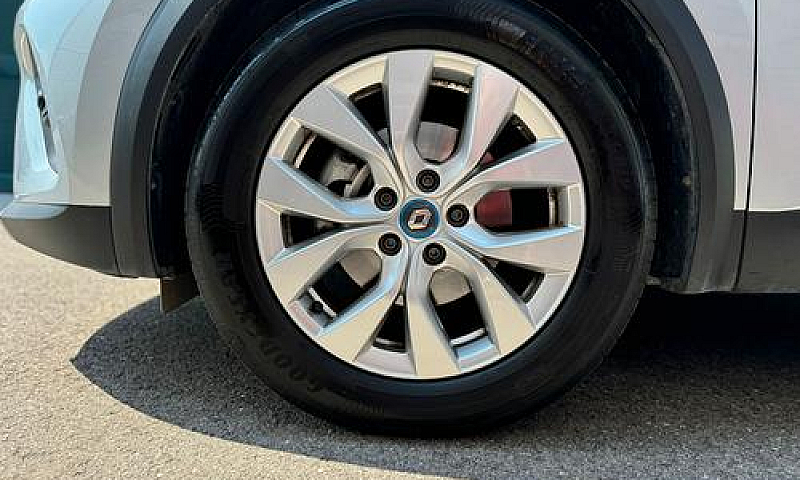 Renault Captur Plug-...