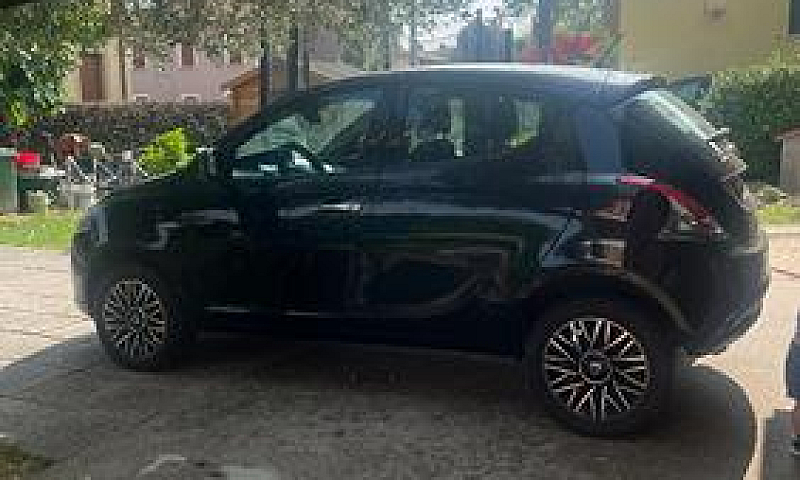 Lancia Ypsilon 3ª Se...