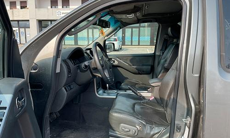Nissan Pathfinder 4X...