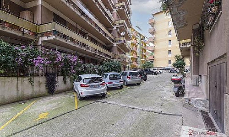Via Pietro Castelli,...