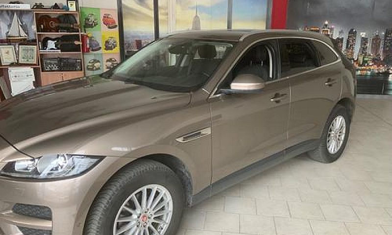 Jaguar F-Pace (X761)...