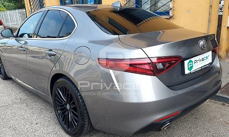 Alfa Romeo Giulia 2....