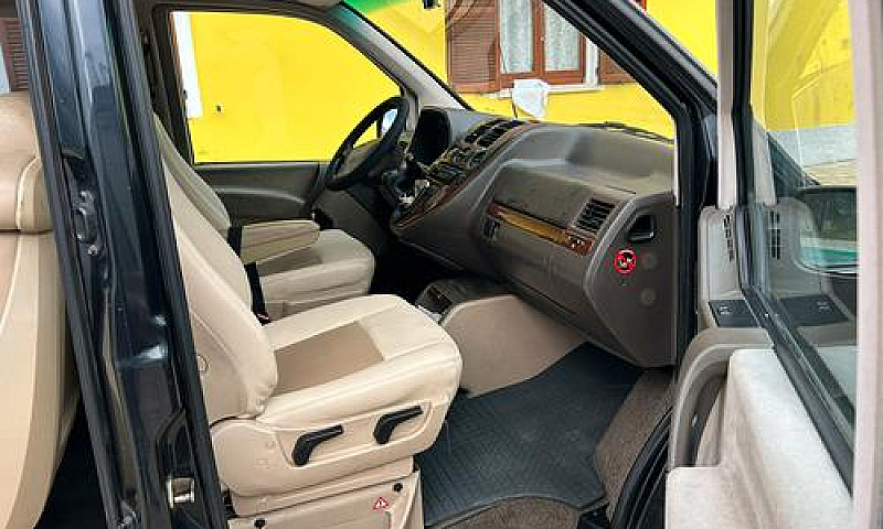 Mercedes Vito...