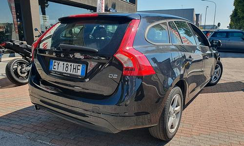 Volvo V60 D2 115Cv B...