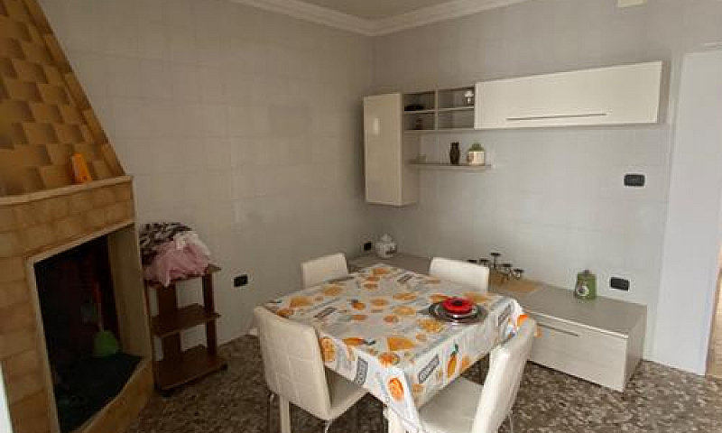 Ampio Appartamento M...