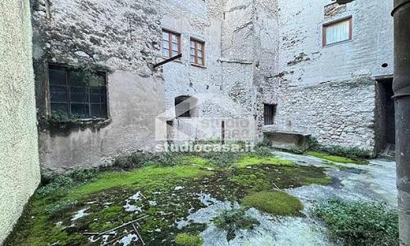 Palazzo / Stabile Di...