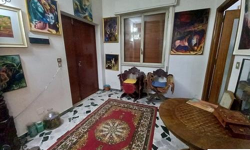 Viale Campania: Ampi...