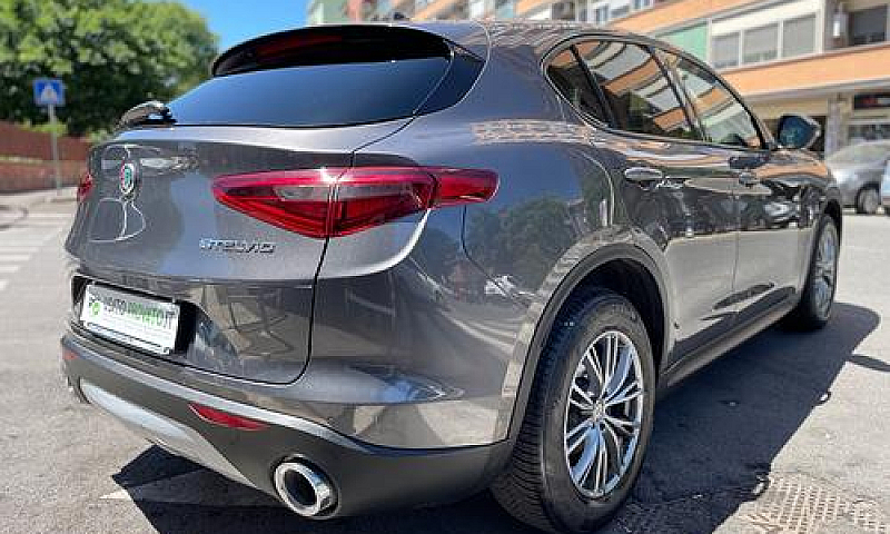 Alfa Romeo Stelvio 2...