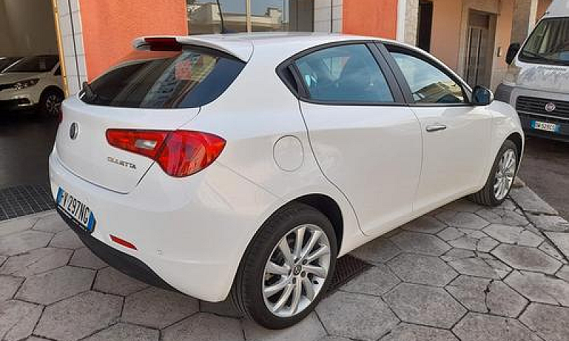 Alfa Romeo Giulietta...