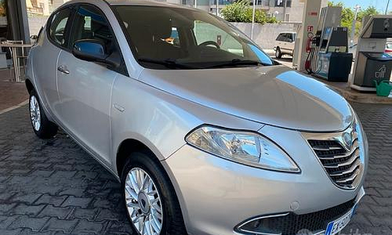 Lancia Ypsilon Benzi...