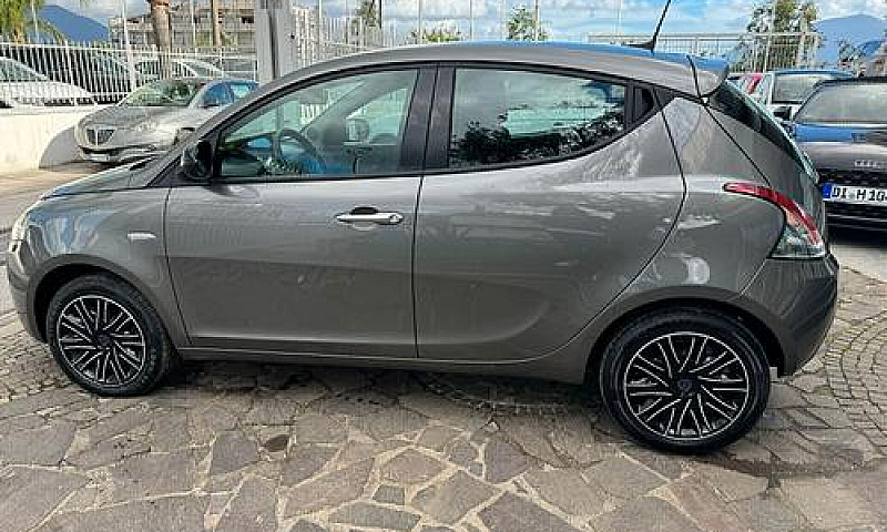 Lancia Ypsilon 1.0 F...