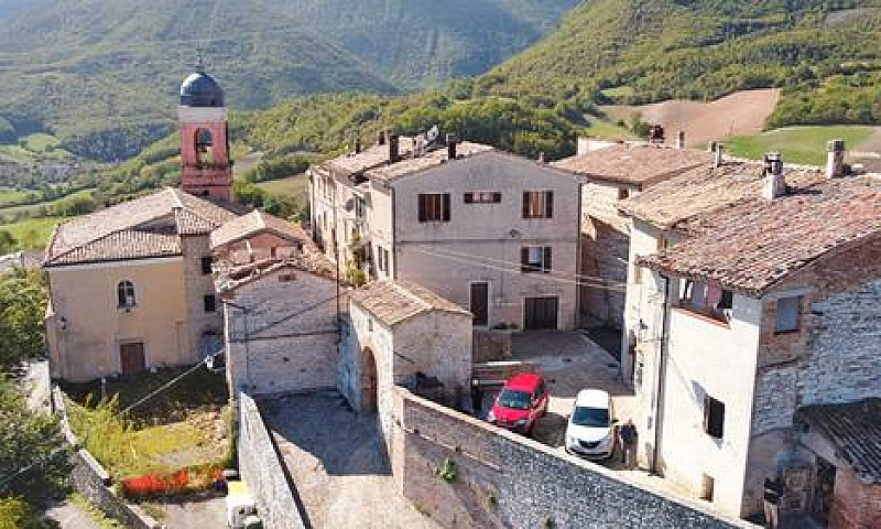Casa In Frazione Bas...