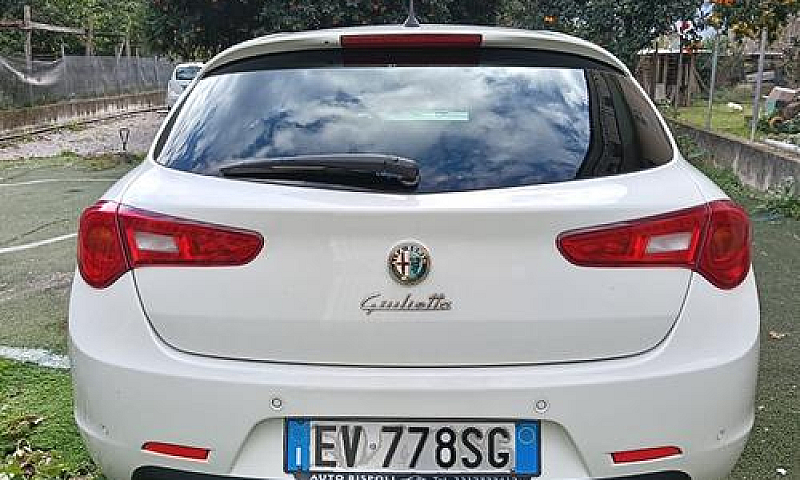 Alfa Romeo Giulietta...