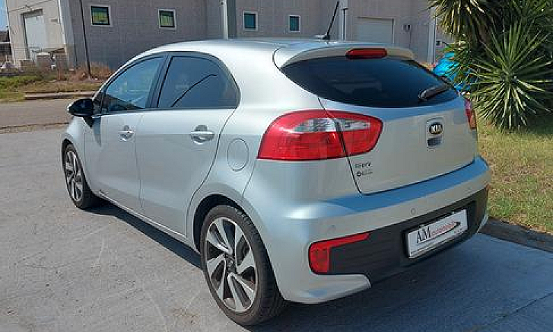 Kia Rio 1.2 5P. Cool...