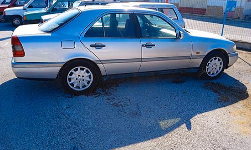 Mercedes-Benz C 200 ...