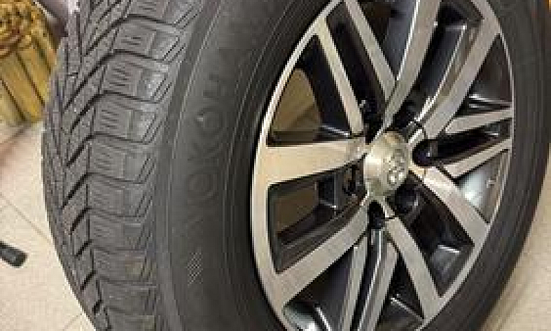 Toyota Hilux 2.4 E E...