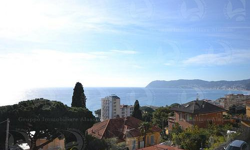 Alassio, Ampio Appar...