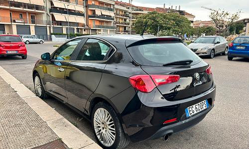 Alfa Romeo Giulietta...