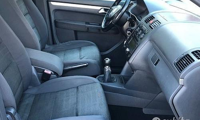 Volkswagen Touran Un...