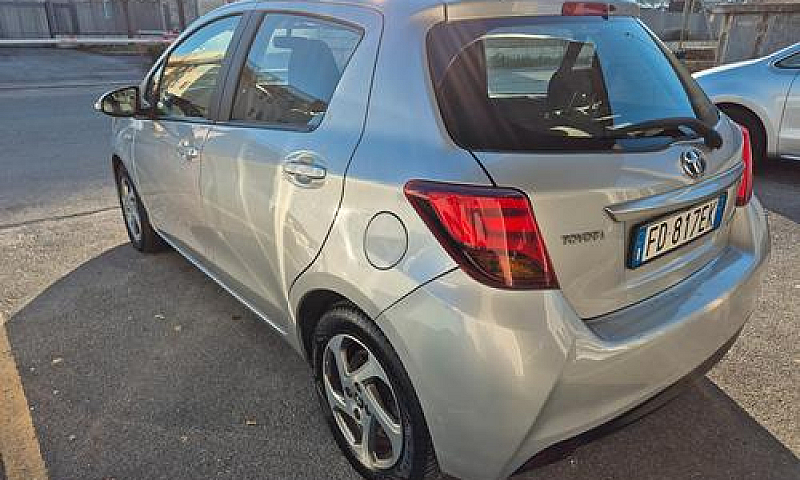 Toyota Yaris 1.5 Hyb...