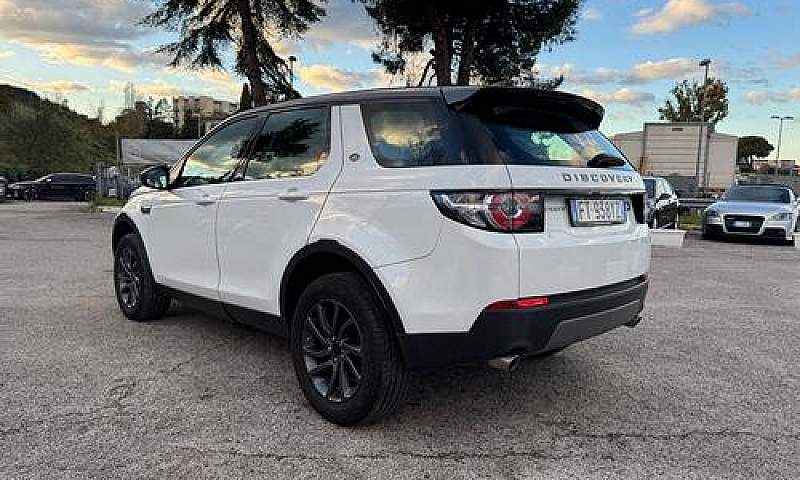 Land Rover Discovery...