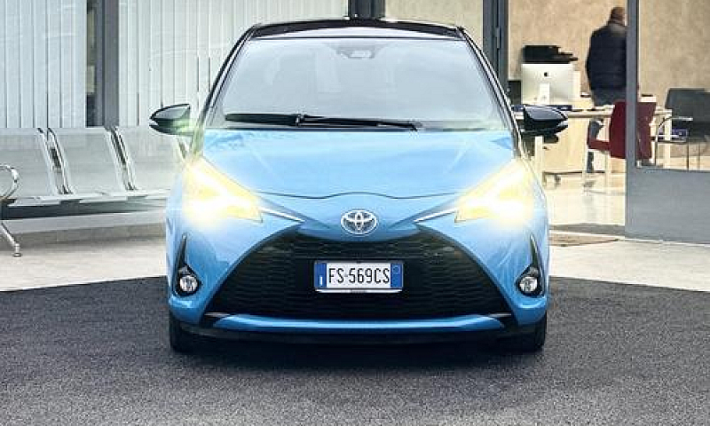 Toyota Yaris 1.5 Hyb...