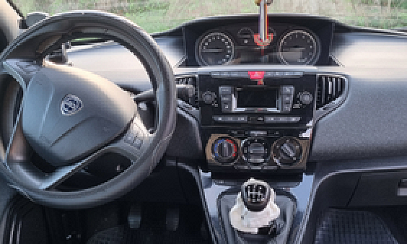 Lancia Ypsilon 2021...