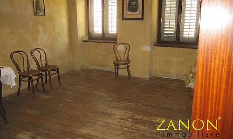 Palazzo / Stabile - ...