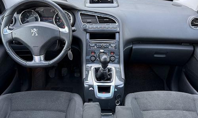 Peugeot 5008 1.6 Die...