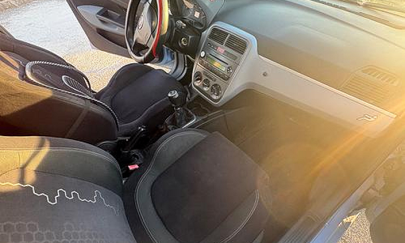 Auto Fiat Grande Pun...