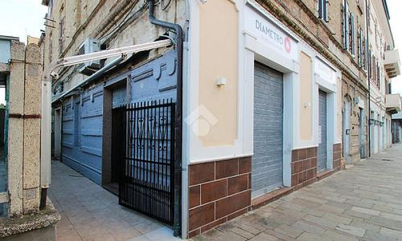 3 Locali A Roseto De...