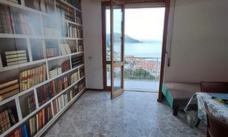 Attico Balconata E G...
