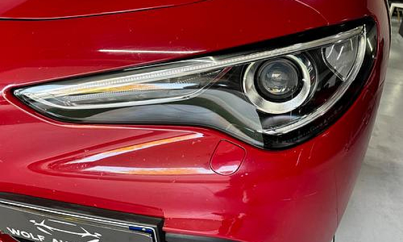 Alfa Romeo Stelvio 2...