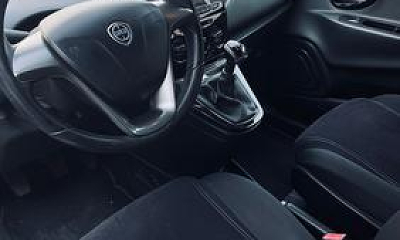 Lancia Ypsilon 1.3 M...