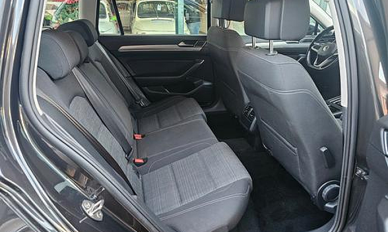 Volkswagen Passat Va...