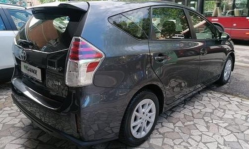 Toyota Prius + 1.8 A...