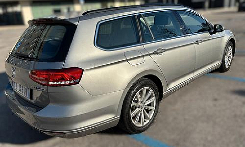 Volkswagen Passat Va...