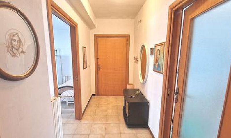 Via Perlasca Mq. 100...