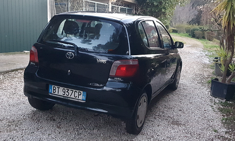 Toyota Yaris 1.0 5P....