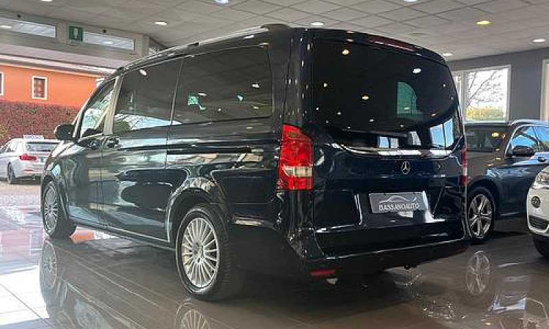 Mercedes-Benz V 220 ...