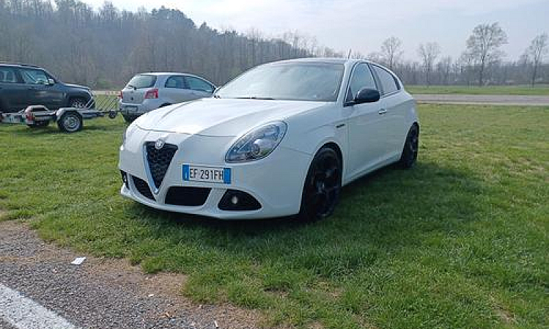 Alfa Romeo Giulietta...