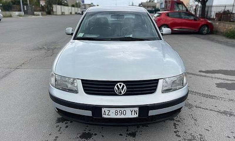 Volkswagen - Passat...
