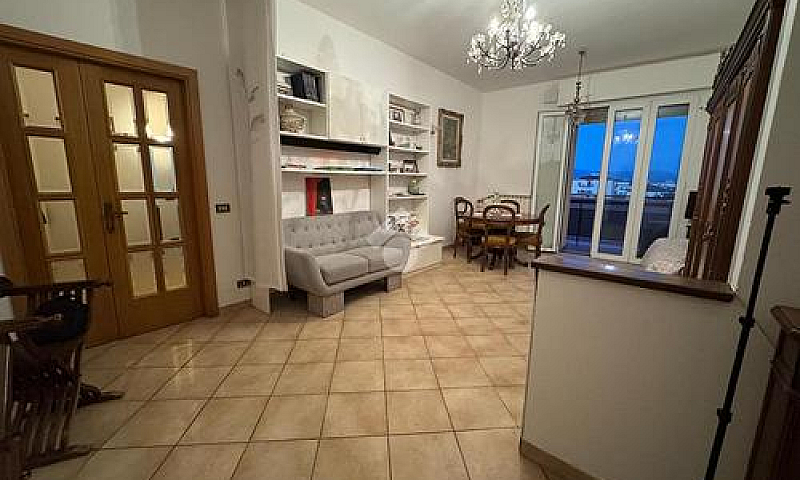 3 Locali A Scandicci...