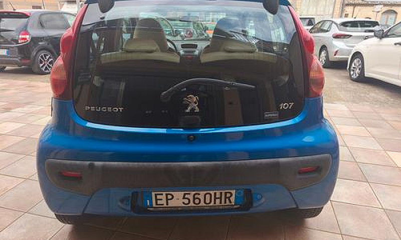 Peugeot 107 1.0 Benz...